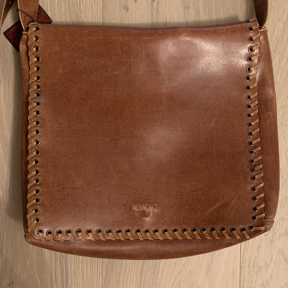 NEVADA Crossbody Bag - Picture 2 of 10